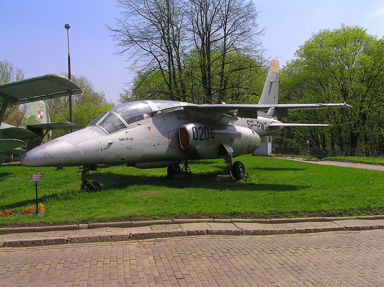 PZL M96 Iryda w Muzeum Wojska Polskiego w Warszawie. Autorstwa Grzegorz Polak – Praca własna, CC BY-SA 2.5