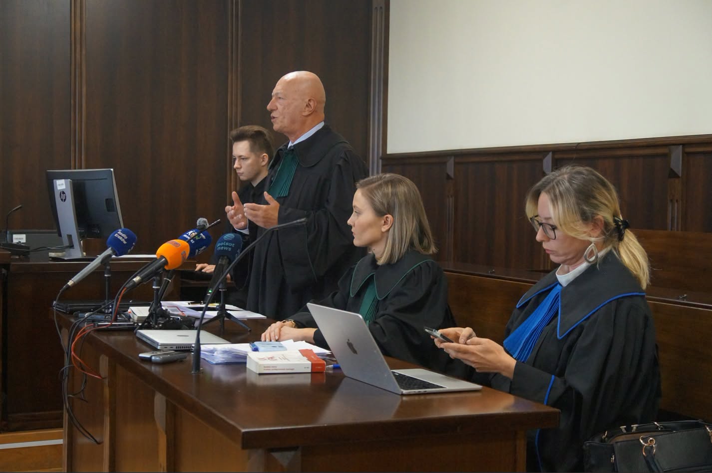 Biskup Andrzej Jeż skazany. Szokujące zeznania o ukrywaniu pedofilii, dokumentach zamykanych w sejfie i bulwersujących praktykach tarnowskiej kurii. Źródło: Andrzej Gerlach/FB