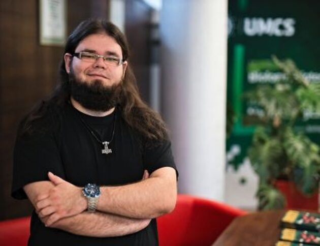 Czy powstanie uniwersalny lek na raka? Dr Mateusz Pięt z UMCS wyjaśnia, dlaczego nowotwory są tak różne i jak może wyglądać przyszłość leczenia. Źródło: UMCS
