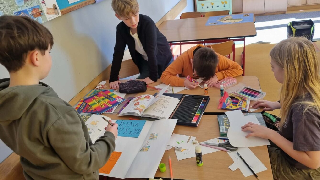 Czy religia może być w środku planu lekcji? Fundacja Wolność od Religii interweniowała, a kuratorium wykazało naruszenie przepisów w 14 oddziałach. SP nr 4 w Strzelinie