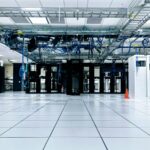 NASK i PGE planują ogrzewanie domów ciepłem z serwerowni. Centrum danych o mocy 50 MW może dostarczyć ciepło dla 15 tys. mieszkańców. fot: Taylor Vick/Unsplash