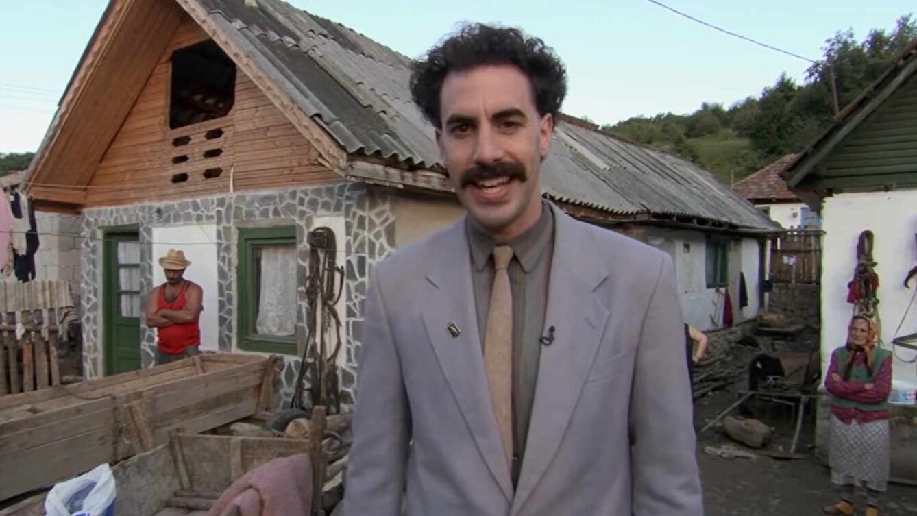 Borat się kaja. Sacha Baron Cohen po raz pierwszy przeprosił Kazachstan. Słynny komik opowiedział, dlaczego wybrał ten kraj i skąd wziął się Borat. Kadr z filmu Borat