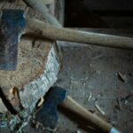 Ksiądz z Przypek zabił bezdomnego przyjaciela siekierą i podpalił go. Ruszył proces Mirosława M. Anatol C. żył podczas podpalenia. fot: Christian Kielberg/Unsplash