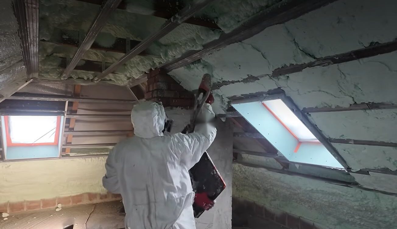 Czy pianka PUR robi z domu termos? Sprawdzamy paroprzepuszczalność, wilgoć, wentylację oraz ryzyko pleśni i gnicia więźby.