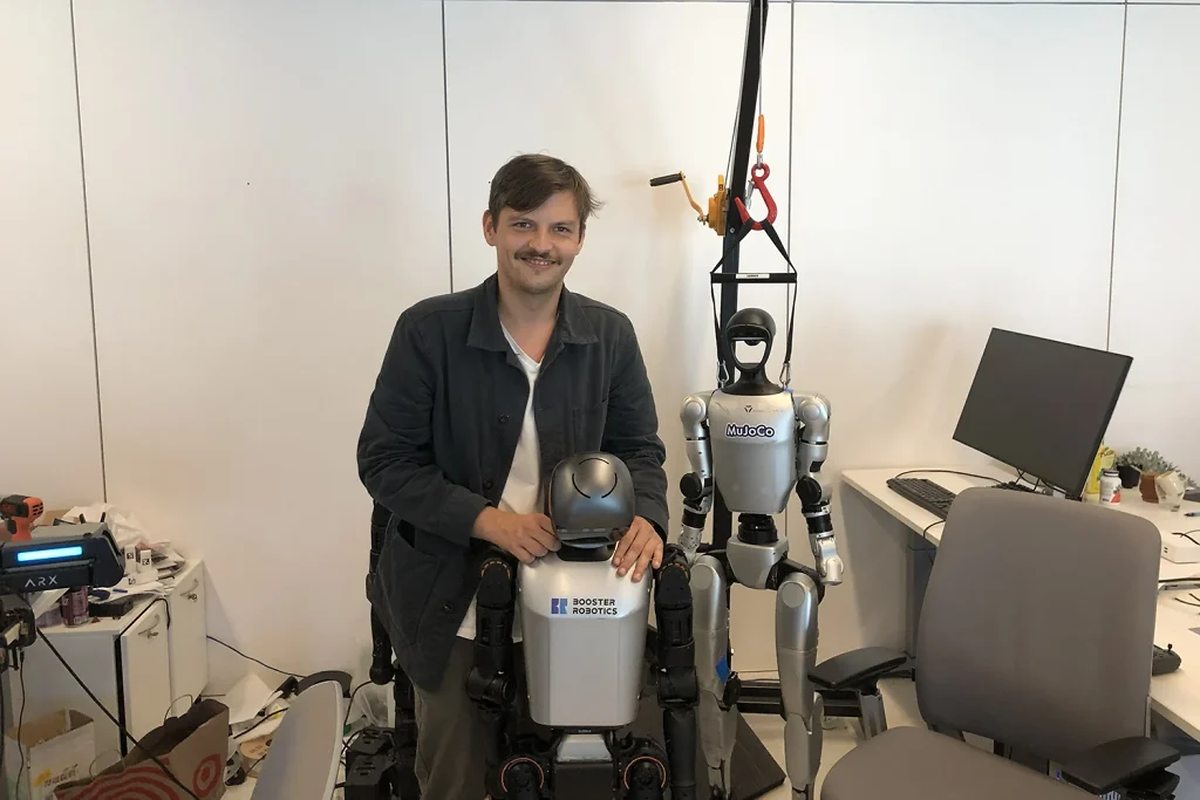 Jak AI uczy się nowych zadań? Polski naukowiec pokazał metodę, dzięki której roboty szybciej zdobywają umiejętności. Wyniki badań zaskakują. W laboratorium UC Berkeley. Zdjęcia: Michał Nauman