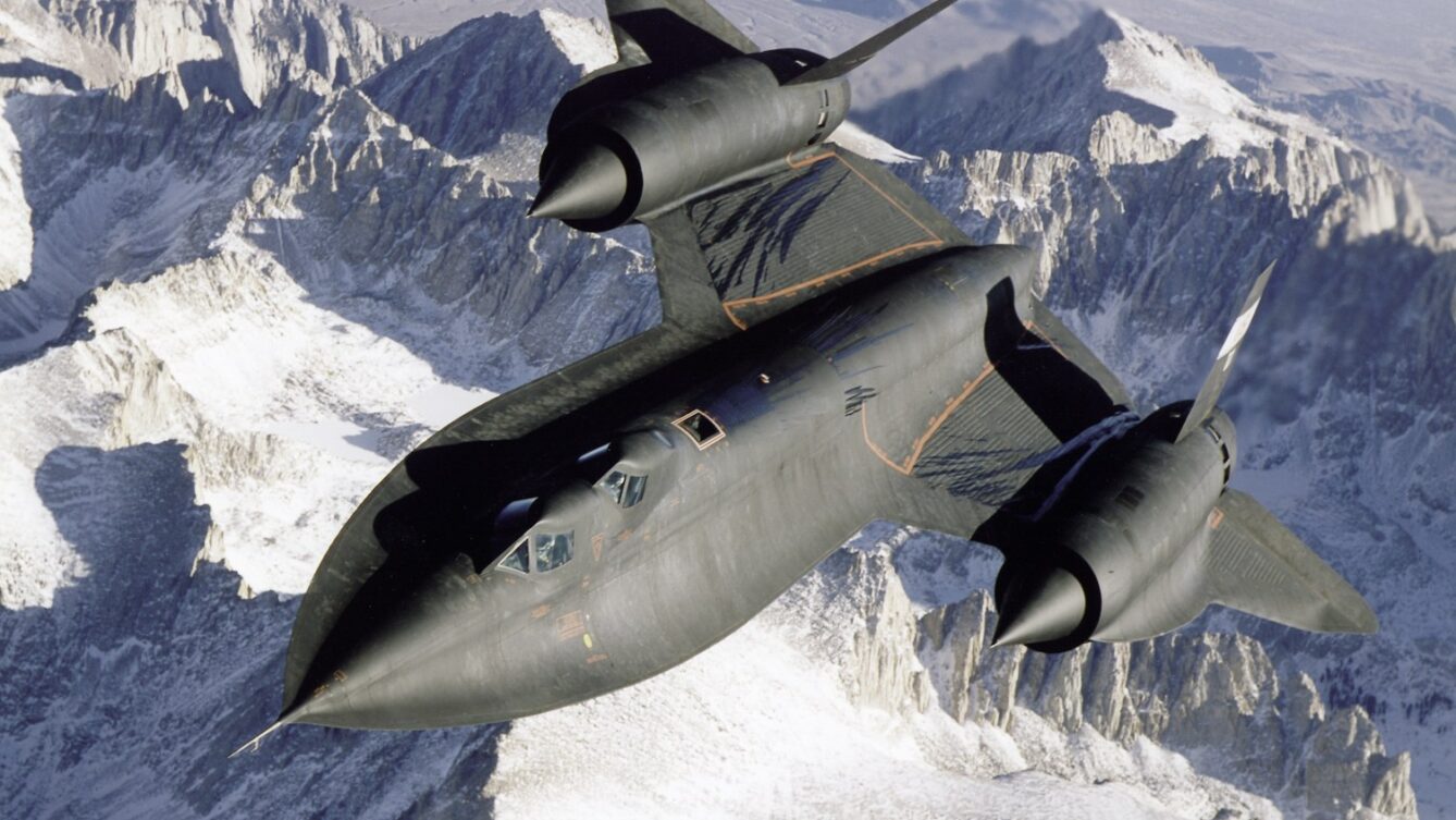 Legendarny SR-71 Blackbird zniknął z lotniska. NASA bada możliwość przywrócenia samolotu do lotów po 27 latach i wykorzystania go do testów nowych silników. Zdjęcie: NASA