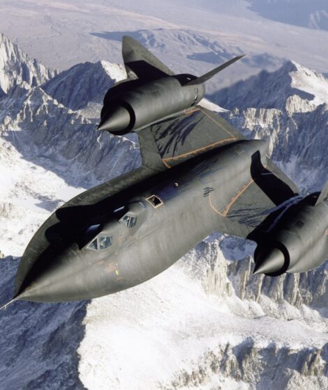 Legendarny SR-71 Blackbird zniknął z lotniska. NASA bada możliwość przywrócenia samolotu do lotów po 27 latach i wykorzystania go do testów nowych silników. Zdjęcie: NASA
