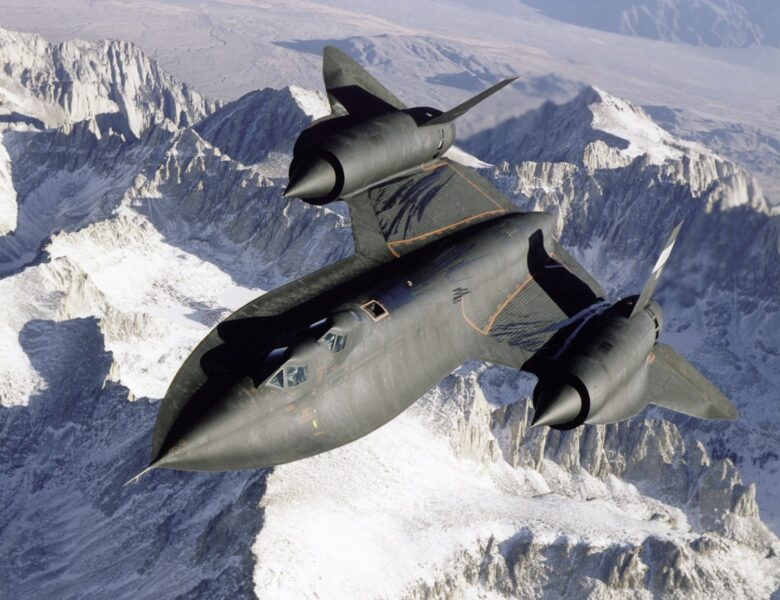 Legendarny SR-71 Blackbird zniknął z lotniska. NASA bada możliwość przywrócenia samolotu do lotów po 27 latach i wykorzystania go do testów nowych silników. Zdjęcie: NASA