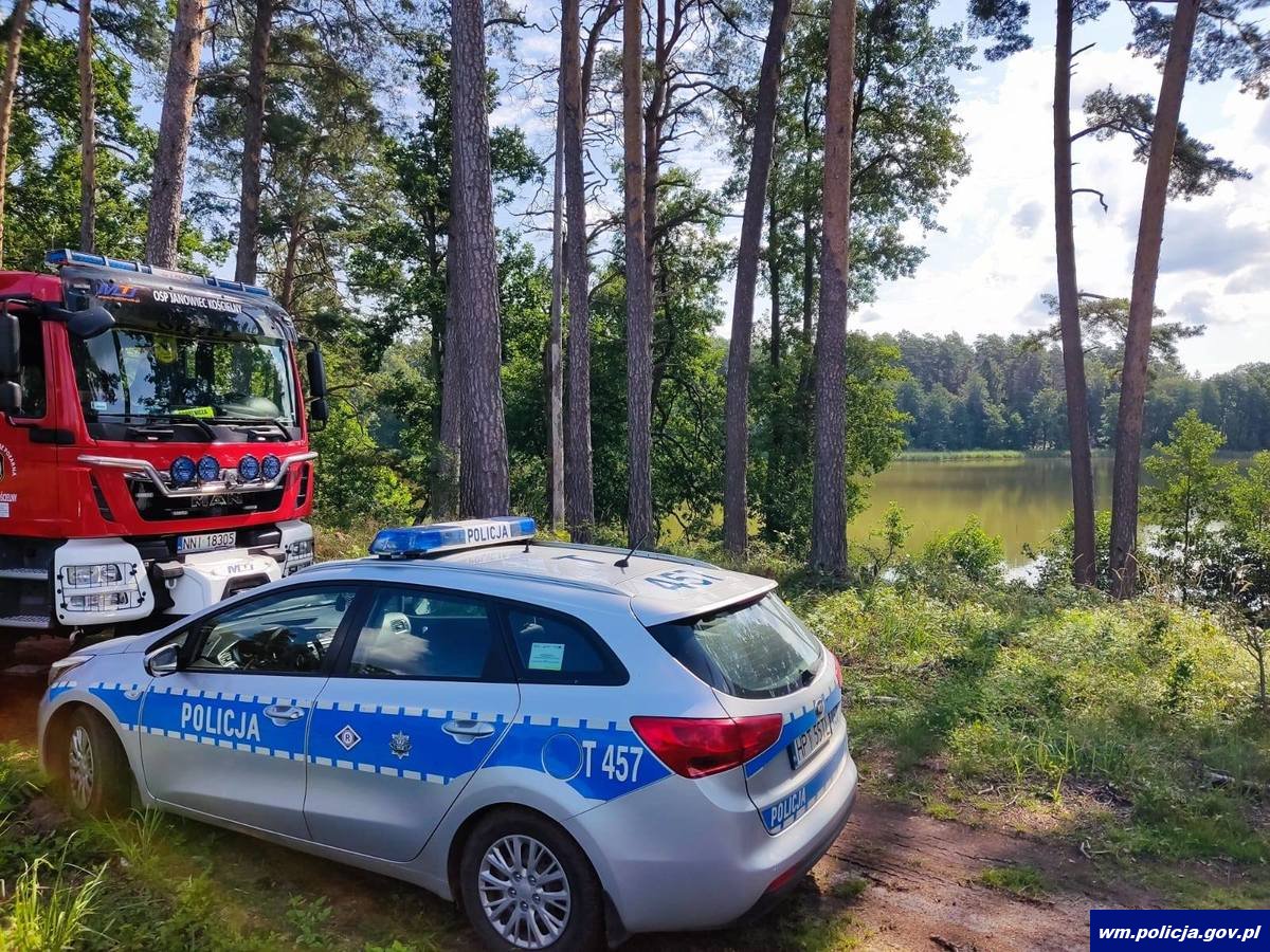 policja w lesie