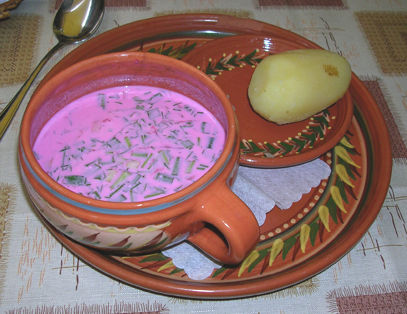 Chłodnik litewski w miseczce