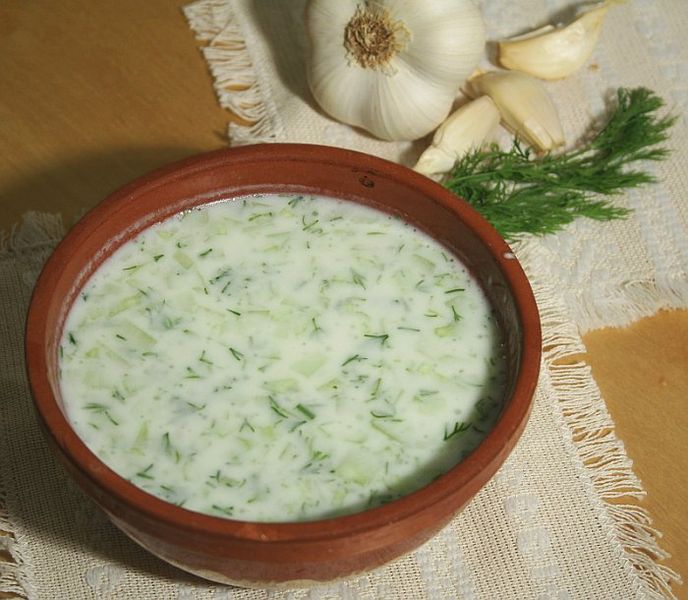 Tarator w miseczce