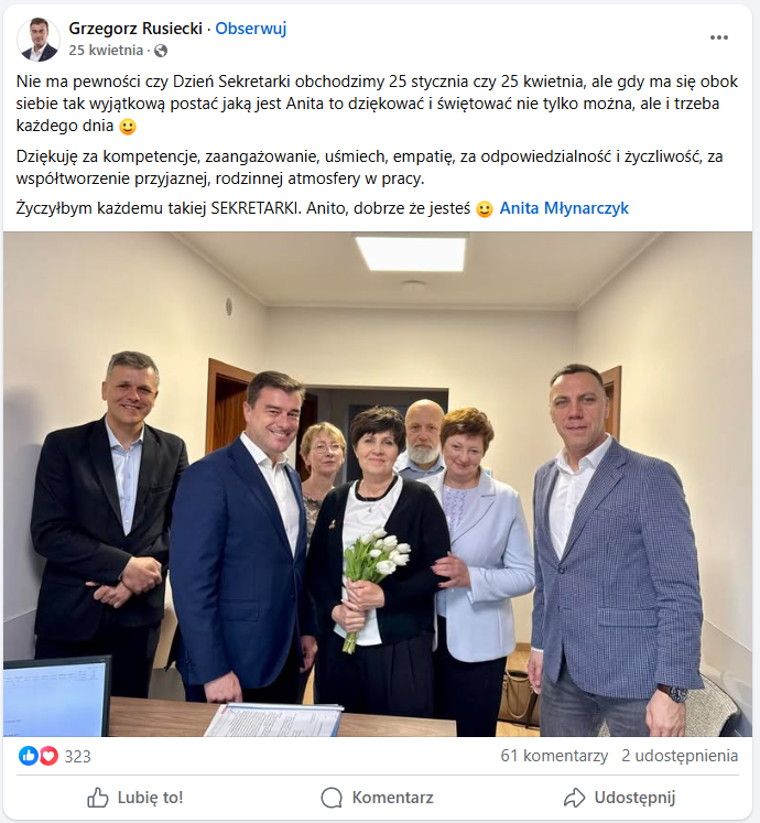 grupa ludzi w pomieszczeniu