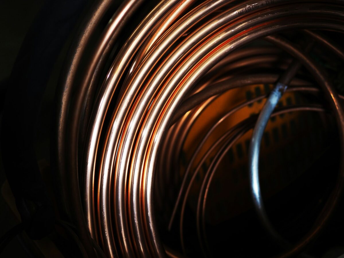 drut miedziany/ fot: Ra Dragon/ Unsplash
