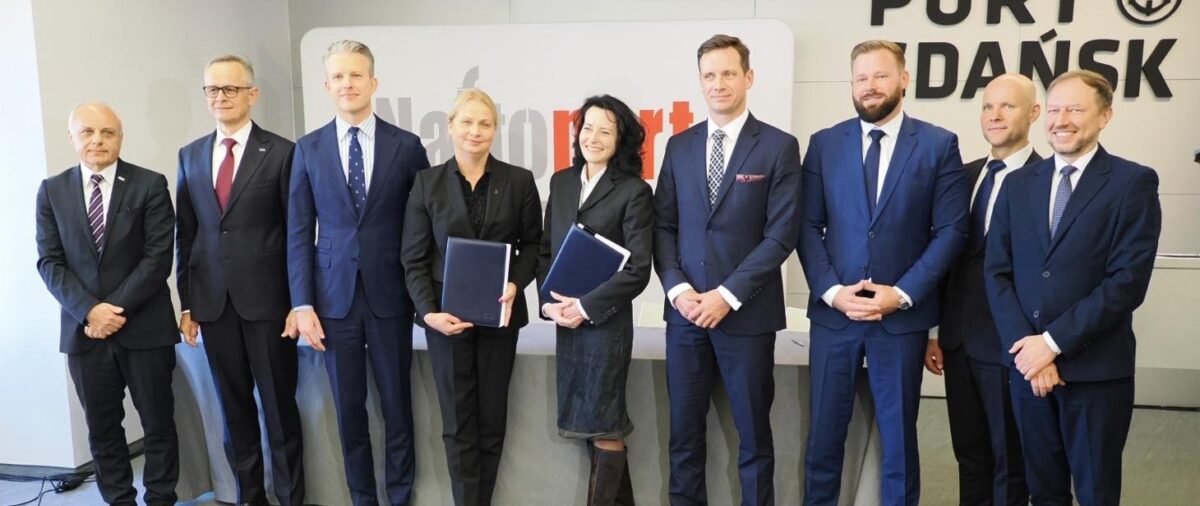 Spółka Naftoport oraz Zarząd Morskiego Portu Gdańsk podpisały z polską firmą DORACO umowę dotyczącą budowy szóstego stanowiska przeładunkowego w terminalu. Źródło: Ministerstwo Energii