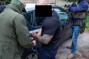 Policjanci CBŚP podczas zatrzymania członków grupy pseudokibiców na Pomorzu/CBŚP