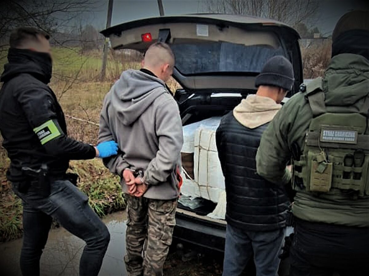 Zatrzymani przez Straż Graniczną przemytnicy/ SG