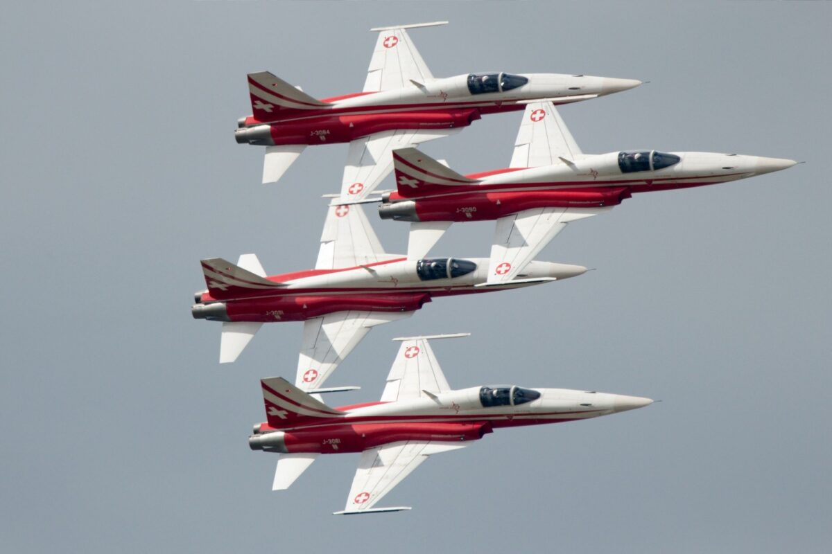 Patrouille Suisse – zespół akrobacyjny Sił Powietrznych Szwajcarii. Fot: Matthias Kabel - Praca własna, CC BY-SA 3.0