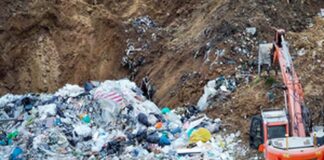 Zakopywali niebezpieczne odpady – CBŚP i KWP w Poznaniu likwidują kolejną mafię śmieciową. Straty liczone w milionach Policja likwiduje kolejną mafię śmieciową/ CBŚP